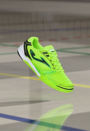 DRIBLING 2602 INDOOR - Botines de fútbol sala - fluor green