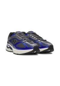 Under Armour APPARITION - Trainers - castlerock