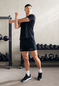 Under Armour ROCK ULTIMATE SHORT - Športne kratke hlače - black/white