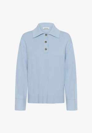 Ljusblå pullovertröja med långa ärmar, krage och tre knappar framtill. Mjuk textur och avslappnad passform.