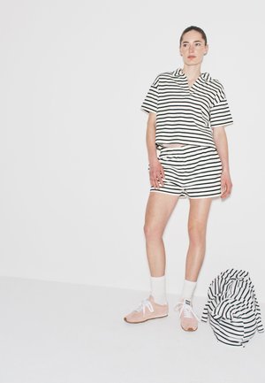 THE SET, 3 PACK - Shorts - cream stripe