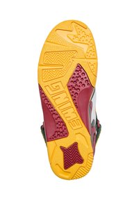 Podešev boty s vícebarevným designem ve žluté, vínové a zelené barvě. Obsahuje texturované vzory protiskluzu a detaily loga.
