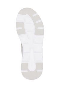 Semelle de sneaker grise avec une surface en caoutchouc texturé. Présente des rainures et des motifs en blocs pour une traction optimale, tandis que la semelle intermédiaire est blanche et lisse.