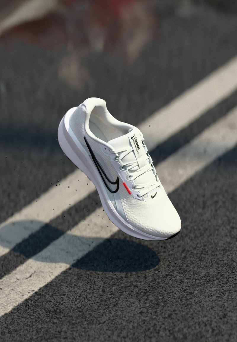 Nike Performance - DOWNSHIFTER 13 - Obuwie do biegania treningowe, Powiększ