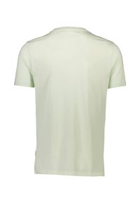Camiseta de manga corta color verde claro, fabricada con un tejido suave. Presenta un cuello redondo y un diseño sencillo sin patrones ni acentos visibles.