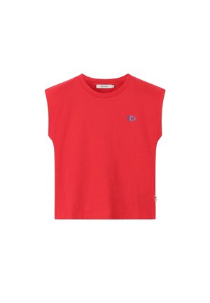 Haut rouge sans manches à col rond avec petit motif poisson violet sur la poitrine gauche et étiquette de marque blanche sur la couture latérale.