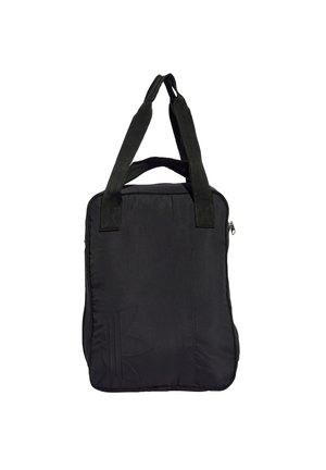 Zwarte rechthoekige tote bag met dubbele handvatten en subtiel reliëflogo aan de voorkant, ritssluiting aan de zijkant.