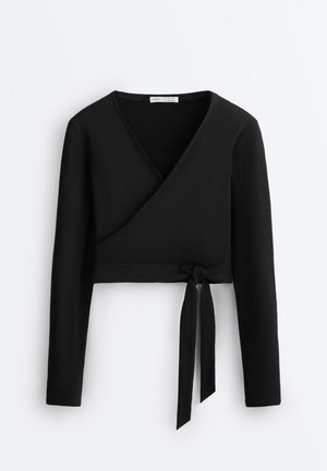 Schwarzes, langärmeliges, kurzes Wickeloberteil mit V-Ausschnitt und seitlicher Schleife, aus strukturiertem Stoff gefertigt.