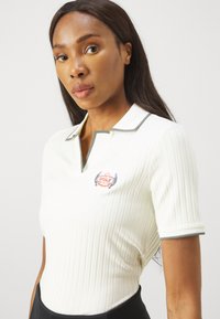 EA7 Emporio Armani GOLF CLUB - Polokošeľa - star white