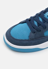 Nike SB ADVERSARY UNISEX - Sapatilhas de skate - midnight navy/white/dutch blue/white
