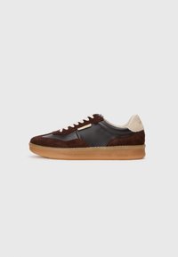 EUPHORIA - Sportcipő - dark brown