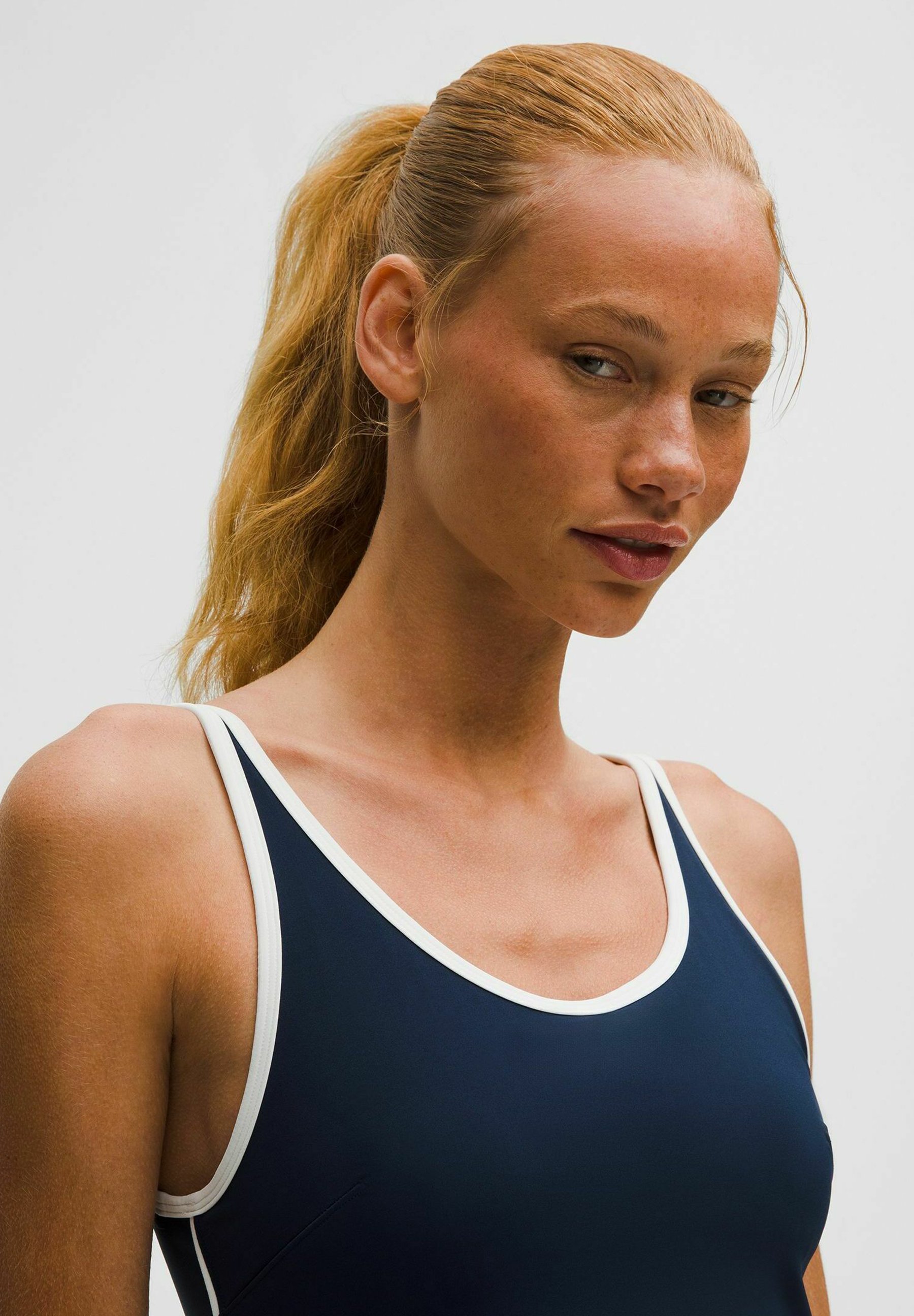 lululemon SCOOP-NECK CUTOUT TENNIS - Sports dress - club