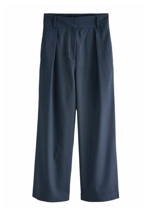 Pantalon large bleu marine à fines rayures, avec plis avant, passants pour ceinture et section de taille élastique.