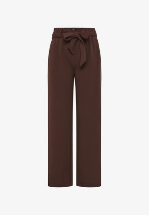 Pantalon large marron foncé avec une ceinture en tissu nouée en un nœud à la taille, vue de face, sans poches ni boutons visibles.