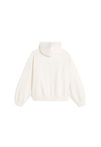 Sweat à capuche court de couleur crème, confectionné dans un tissu doux, avec une capuche, des poignets élastiques et une coupe décontractée. Texture lisse sans motifs apparents.
