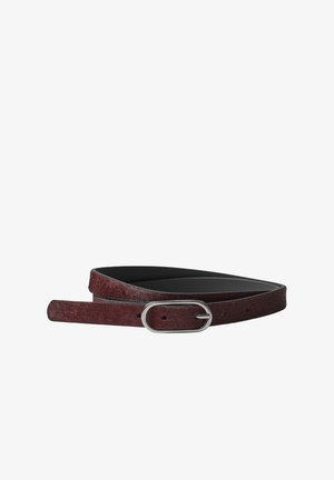 Ceinture fine marron foncé avec une boucle ovale argentée, présentée enroulée sur un fond blanc.