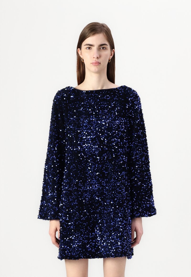 Vero Moda LAILA SEQUIN BOW - Koktailové šaty/večierkové šaty - midnight blue