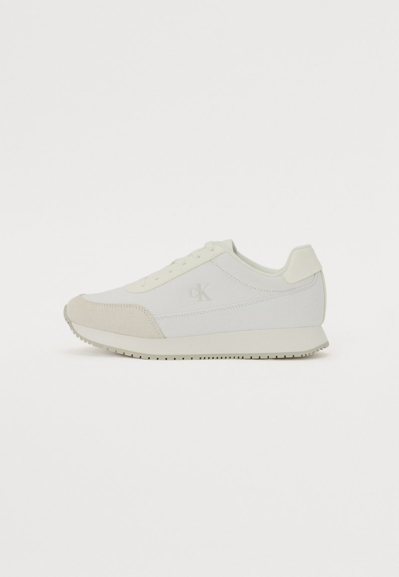 Calvin Klein Jeans - RETRO RUNNER - Trainers - triple bright white, Enlarge