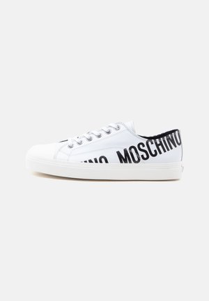 MOSCHINO, Baskets basses - white/black