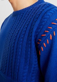 Jack & Jones Stickad tröja - blue