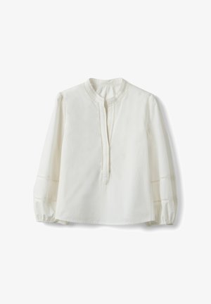 Blusa bianca a maniche lunghe con colletto alla coreana, apertura frontale e delicati dettagli di pizzo sulle maniche e sullo scollo.