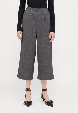 VMANNI CULOTTE PANTS  - Bukse - black/white melange
