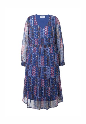 Blaumusteriges Kleid mit langen, durchsichtigen Ärmeln, V-Ausschnitt und gestuftem Rock, der florale und geometrische Designs in Rot und Weiß aufweist.