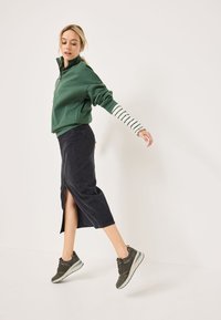 Tamaris Sneakers basse - olive comb