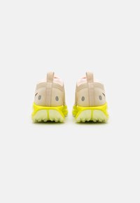 Nike Performance PEGASUS TRAIL 5 GORE-TEX - Chaussures de running - sanddrift/dark pony/cyber/life lime/crimson tint