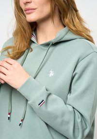 U.S. Polo Assn. GULL - Kapucnis pulóver - green milliue