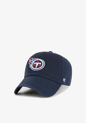 Marineblaue Baseballkappe mit gebogenem Schirm und einem rot-weiß-blauen Logo eines flammenden Kreises mit drei roten Sternen und einem weißen „T“.