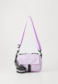 Unausgewählt, lilac snow