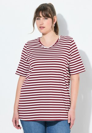 Camiseta a rayas en colores burdeos y blanco, con mangas cortas, escote en V y un corte holgado, hecha de una tela suave y ligera.