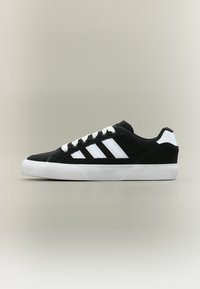 Δεν επιλέχθηκε, core black/footwear white/bluebird