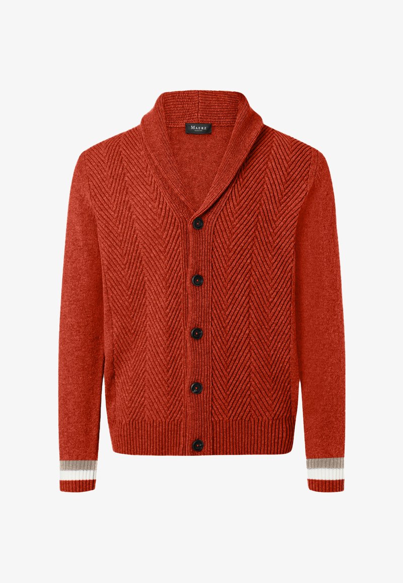 Strickjacke in Rostorange mit strukturiertem Chevron-Muster, Schalkragen, schwarzen Knöpfen und weiß-grauen Streifen an den Bündchen.