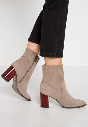 Classic ankle boots - taupe
