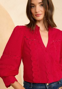 Love & Roses V NECK RIC RAC  - Blúzka so zapínaním na gombíky - red