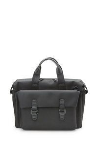 Must mustakujuline portfell, millel on kaks kandmisvarrast, esiküljel klapiga tasku, mis on kinnitatud kahe pandlaga, ja peamine lukuga sisemus.