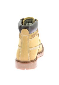 Stivale alla caviglia in pelle gialla con collare marrone scuro, cuciture visibili e suola in gomma. Logo "CATERPILLAR" impresso sul tallone.