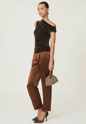 OFF-SHOULDER - Top - chocolate brown