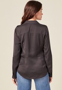 BONOBO Jeans MIT LANGEN ÄRMELN - Camicia - gris foncé
