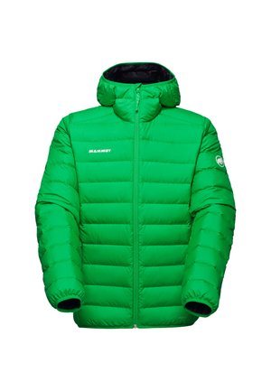 Grön puffjacka med huva, med kviltat mönster, dragkedjestängning, elastiska manschetter och kontrasterande svart insida. Mammut-logotyp på bröstet.