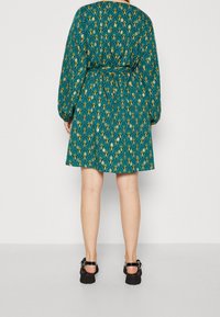 EVOKED VILA Vapaa-ajan mekko - green