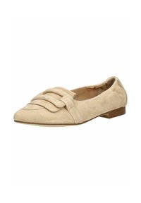 Zapato plano de ante beige con punta afilada y un diseño decorativo de nudo en el empeine, con un bajo tacón apilado y un forro interior suave.