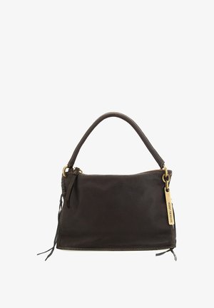 Borsa in pelle color marrone scuro, con un unico manico curvo, dettagli in metallo dorato e decorazione intrecciata su un lato. Forma rettangolare semplice.