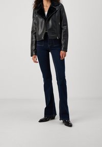 Vero Moda Tall Giacca in similpelle - black