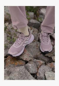 Valgt, preloved fig/silver dawn/aurora black