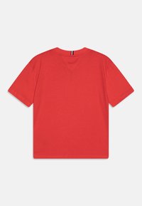 Tommy Hilfiger ESSENTIAL TEE UNISEX - T-shirt basic - fierce red