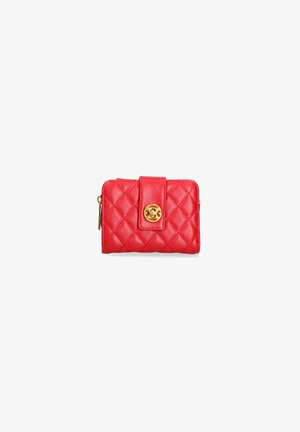 Portafoglio in pelle rossa trapuntata con una chiusura in metallo dorato e forma rettangolare. Presenta una superficie liscia e un design compatto.