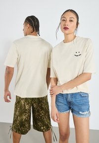 Thumbnail Image 3